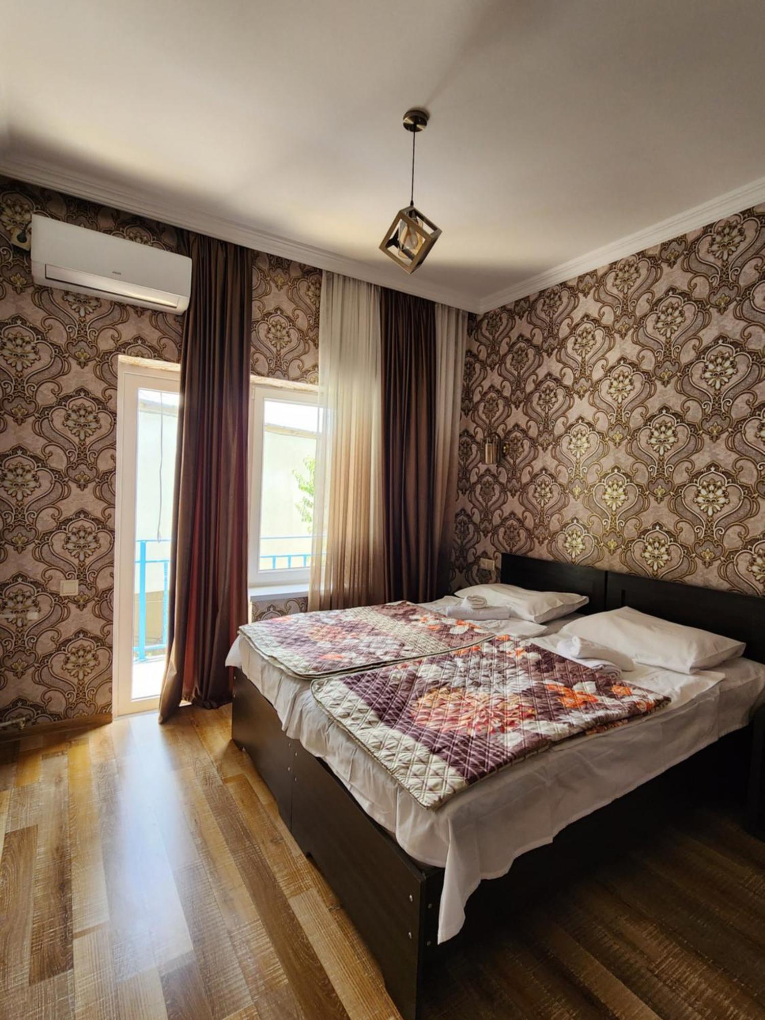 Panorama In Kutaisi Hostel Buitenkant foto