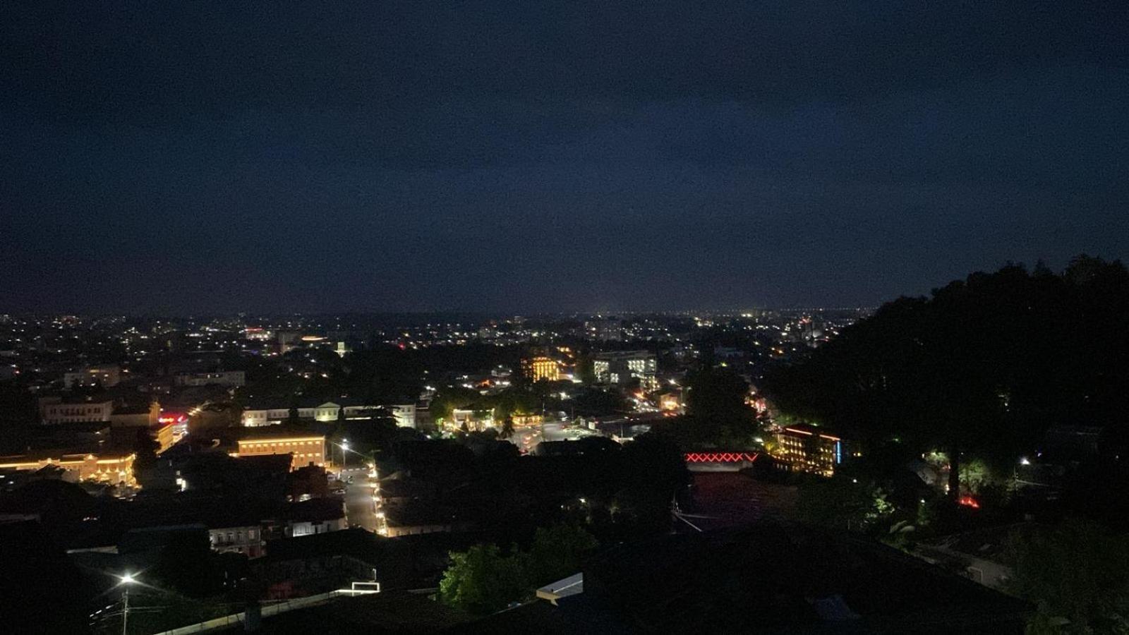 Panorama In Kutaisi Hostel Buitenkant foto